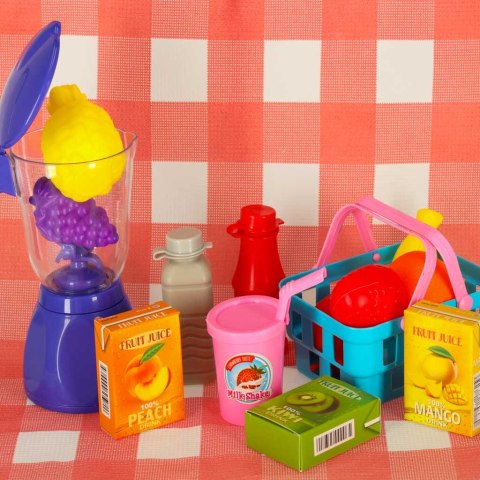 Kosz piknikowy koszyk owoce soki napoje jedzenie prowiant przekąski na piknik